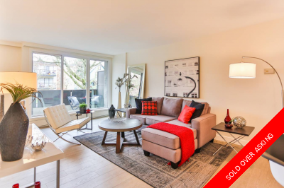 Kitsilano Condo for sale: St Claire Court 1 bedroom 684 sq.ft. (Listed 2016-03-14)